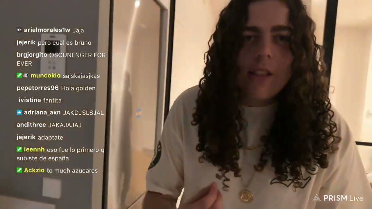 Oscu se pasa de confianza en la casa de LilCake