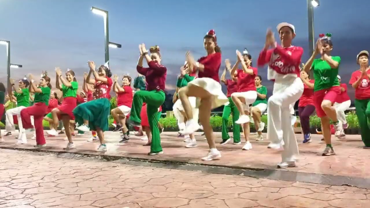 พบรักวันปีใหม่ ขอบคุณนักร้อง เปี๊ยก ปัญญา