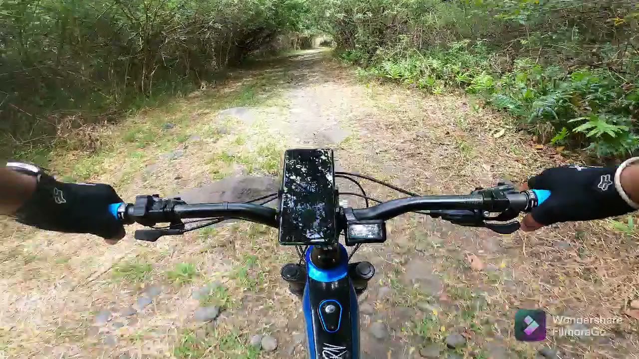 VTTAE et VTT Sentier Rivière du mât Réunion 974 Sunn Kern EL S2.