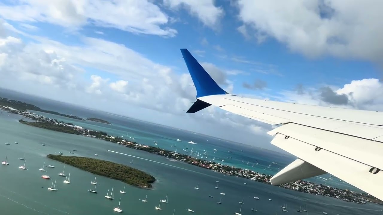United 737 St. Maarten Max Performance Takeoff.