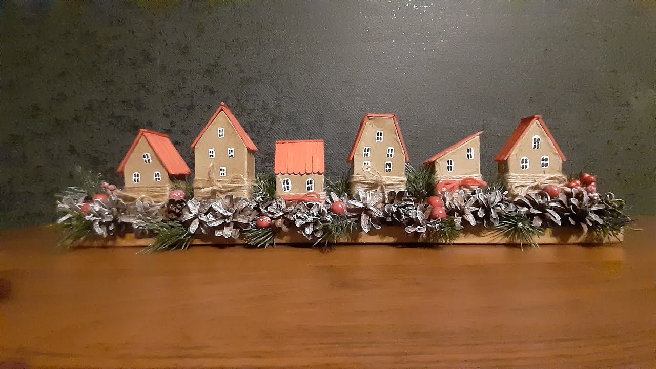 Новогодние домики из коробочек от лекарств.