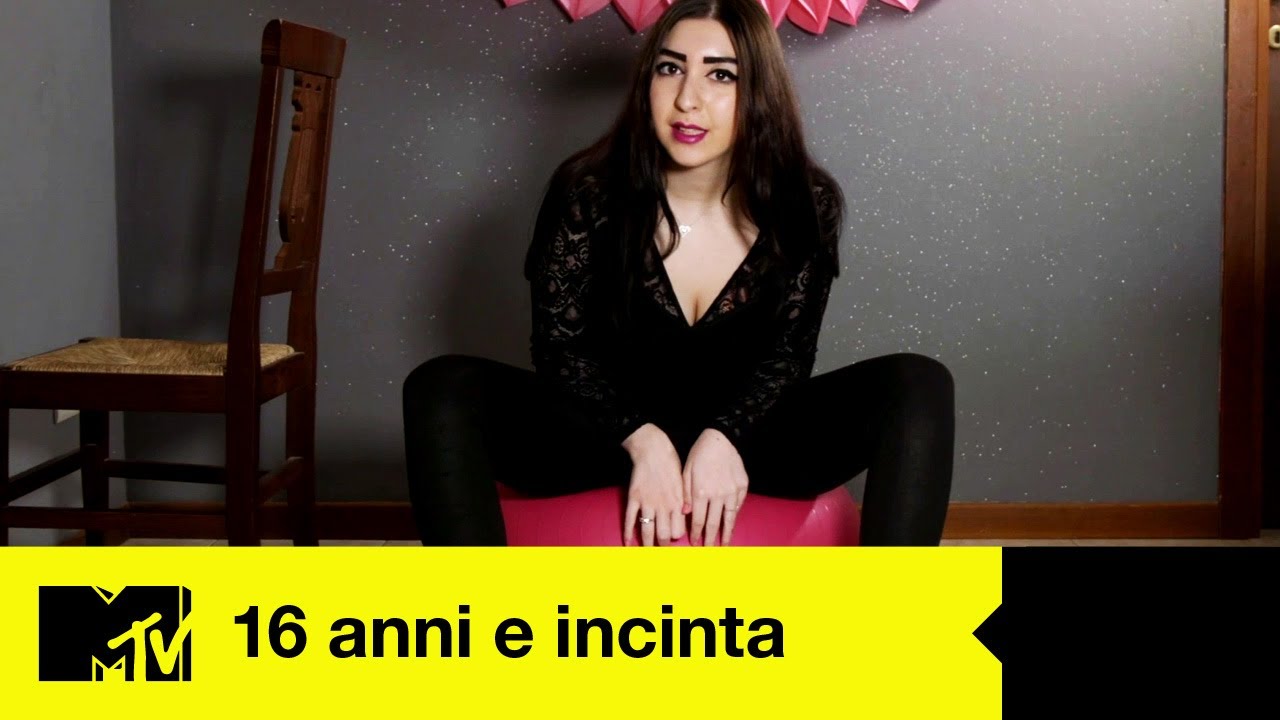 16 Anni E Incinta 7: Asia e gli esercizi con la palla da pilates per i dolori del parto | Tutorial