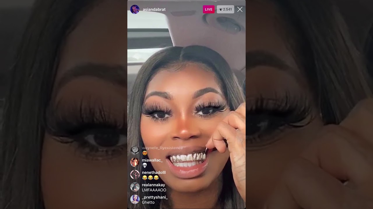 Asian Doll IG LIVE  (24/10/20) HER GRILLZ GOT STUCK