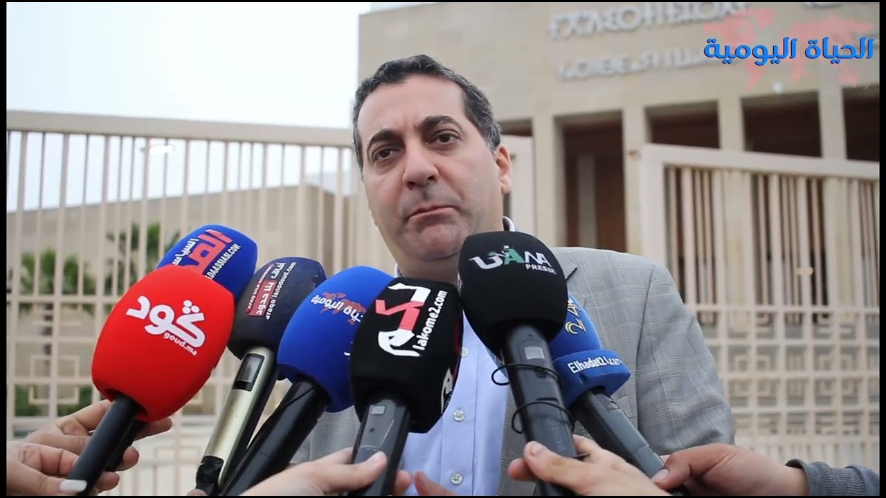 ابن ومحامي النقيب زيان حول تطورات محاكمته: النقيب زيان ماستطعش يكمل الجلسة.. غادر على كرسي متحرك 