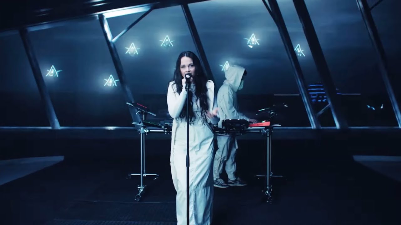 Alan Walker, Anne Gudrun - Avalon (Walkerworld Live Experience)