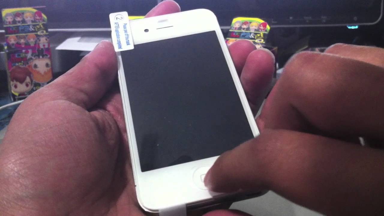 How to apply a Screen Protector on Iphone (Very Easy) Tutorial trick works with other devices