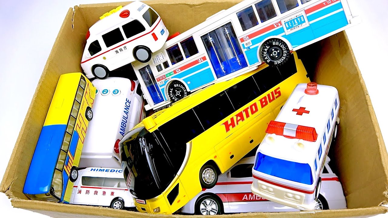 救急車とバスのミニカーが走る！緊急走行テスト！サイレンあり！坂道走るよ。