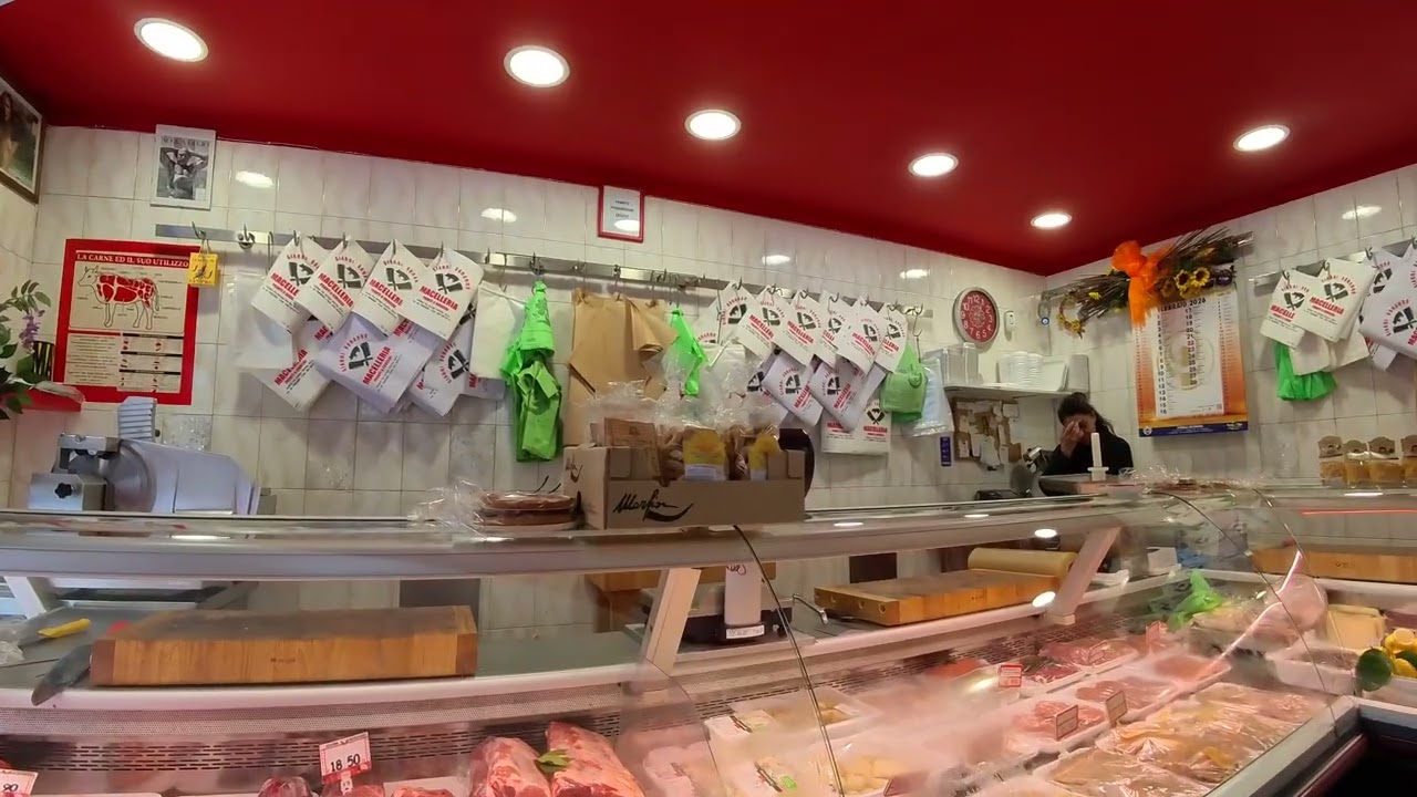 En la carnecería del barrio! #viajes #viajaraitalia #italytravel 