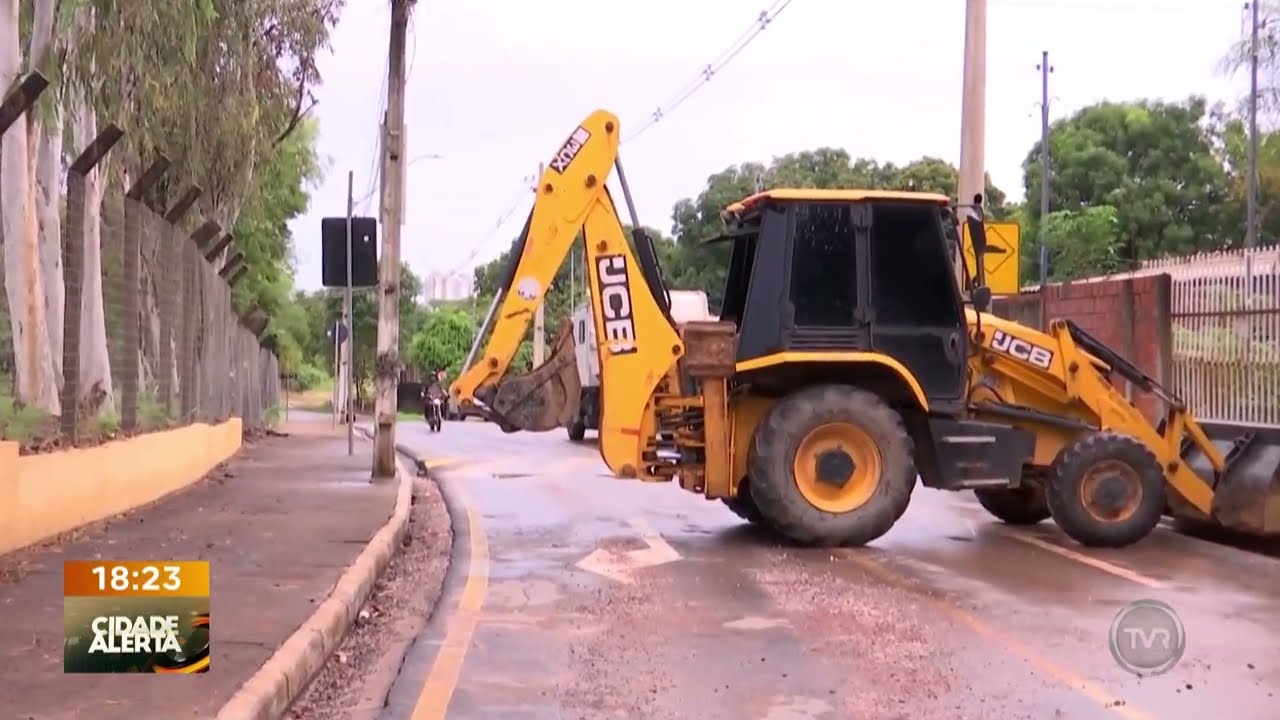 Bloqueio no Ribeirão do Lipa causa caos e atrasa rota de ambulâncias ao pronto-socorro de Cuiabá