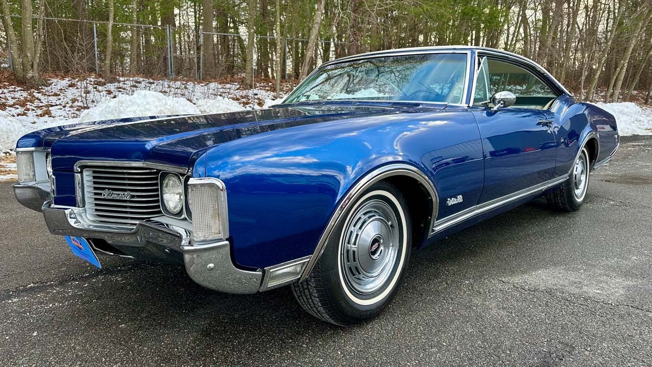 1968 Oldsmobile Delta 88 Holiday Coupe