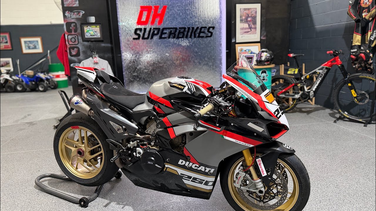 Ducati Panigale V4S V5 Race Track Racebike Trackbike Termignoni Mupo Woolich PX @dhsuperbikes 