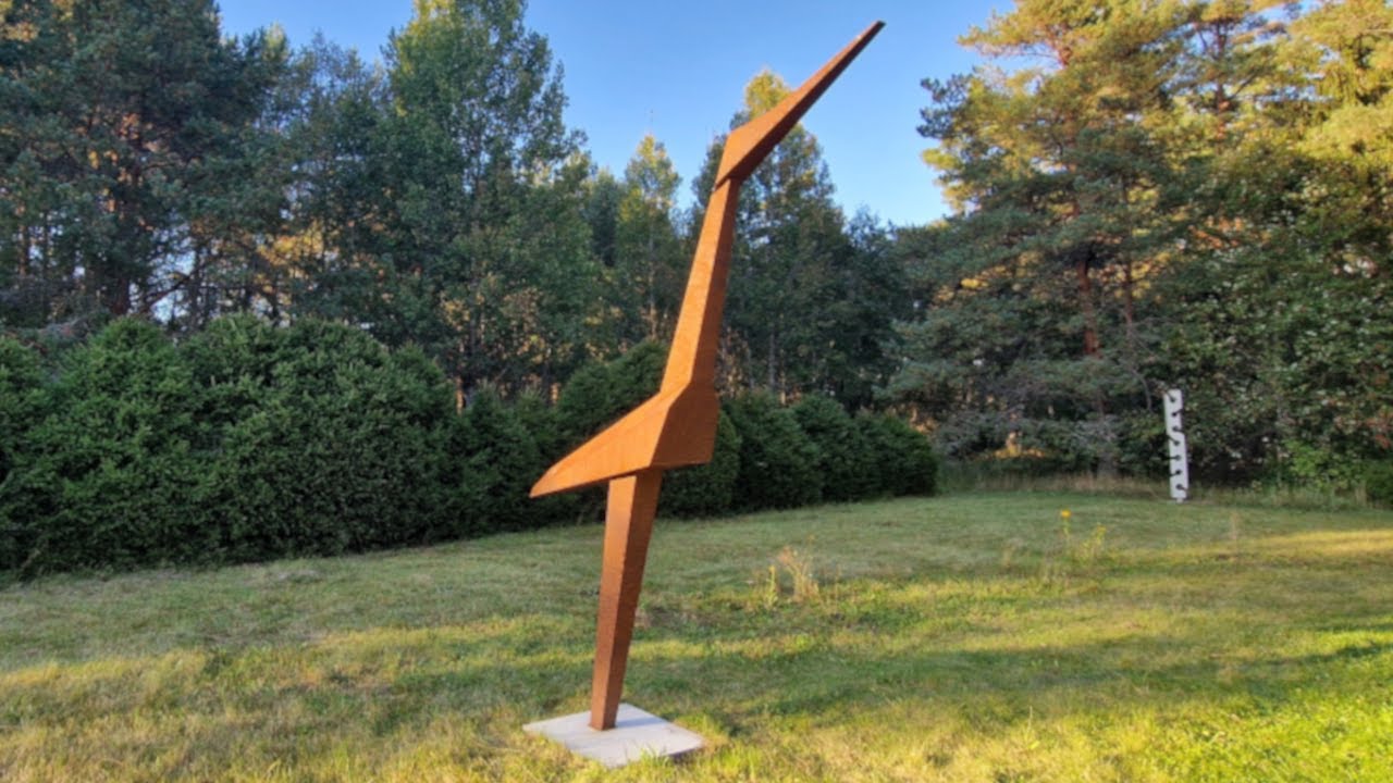 DIY art sculpture | Common crane inspired bird sculpture | Abstract rusted sheet metal origami