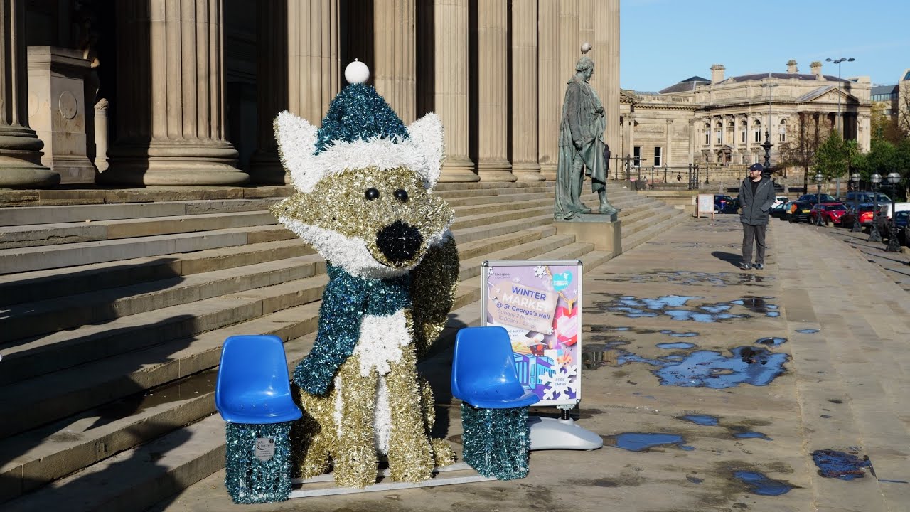Winter Market At St George's Hall / Liverpool