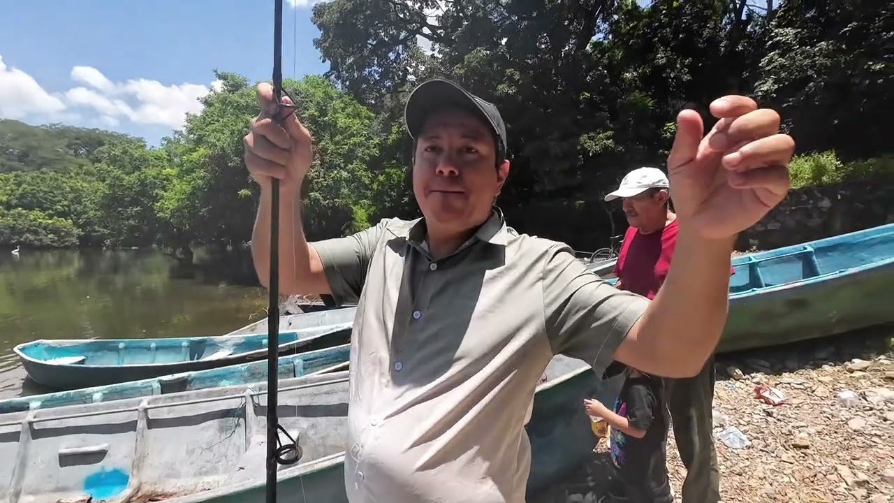 pescando en el Lago De Guija metapan El Salvador