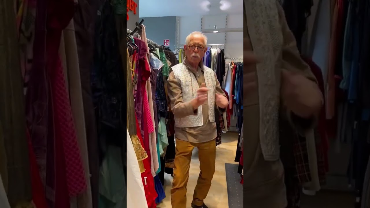 Opa ist wieder im SECOND-HAND-SHOP unterwegs 🎩 #shorts