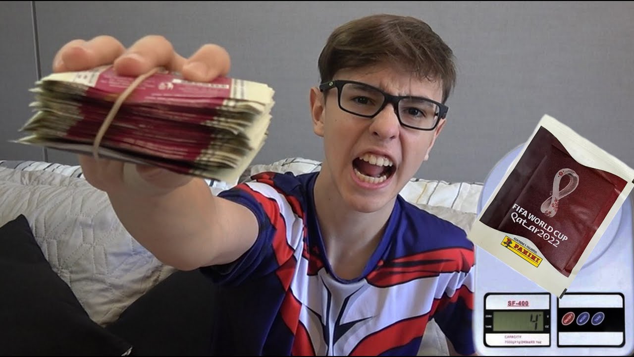 COMPRANDO E ABRINDO 250 FIGURINHAS DO ÁLBUM DA COPA DO MUNDO 2022 PESEI ANTES DE ABRIR