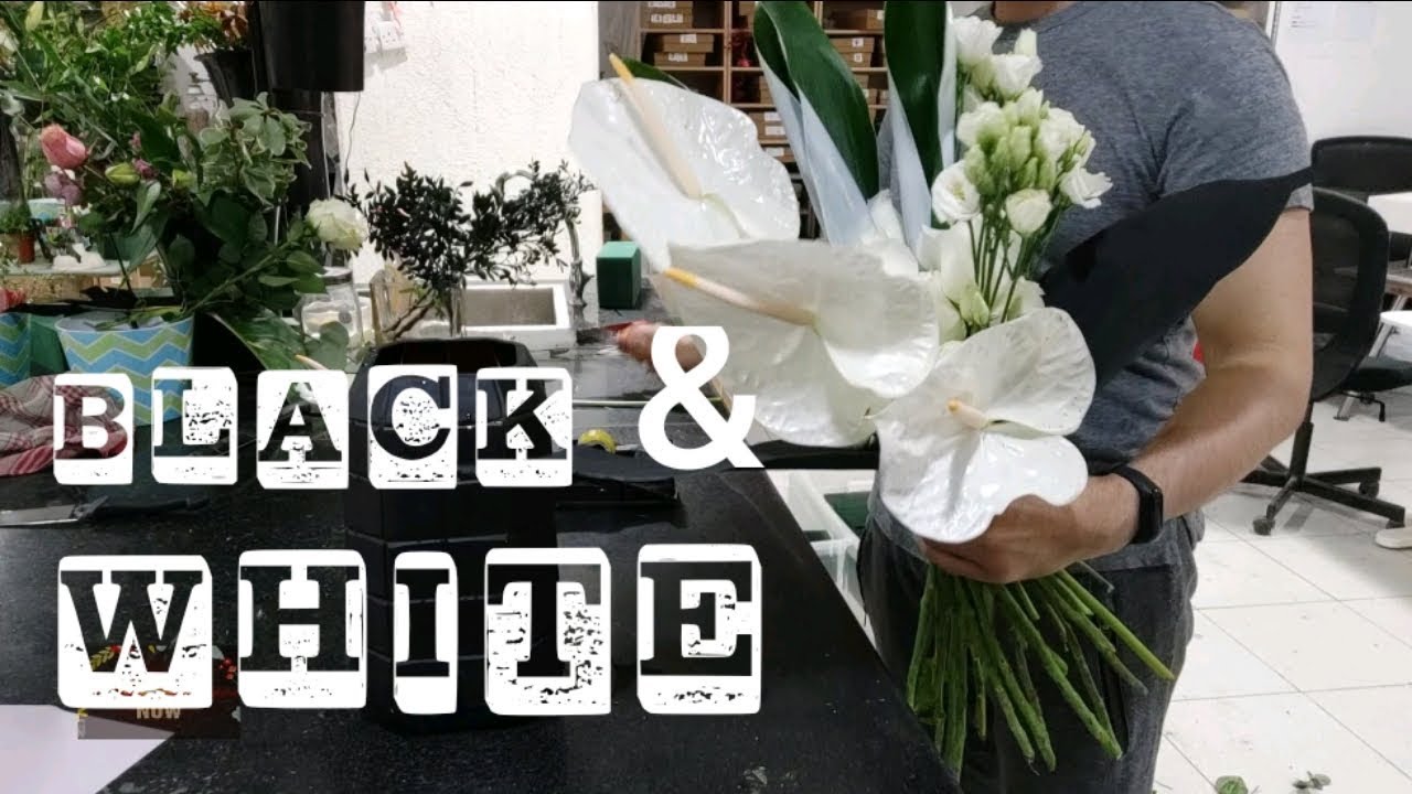 Black and White Arrangement #floristry #flower #flower Arrangement #roses
