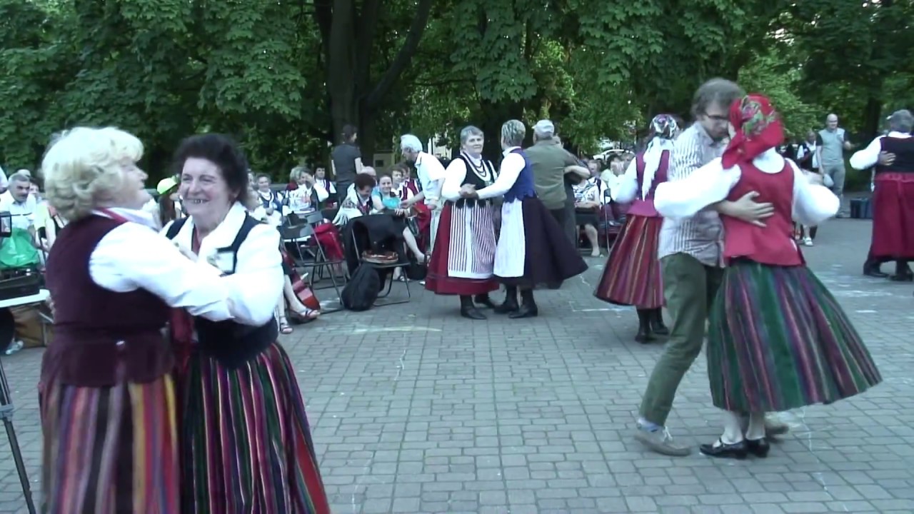 Piękny i szybki oberek zagrany solo przez świetnego harmonistę STANISŁAWA FIGIELSKIEGO 2014