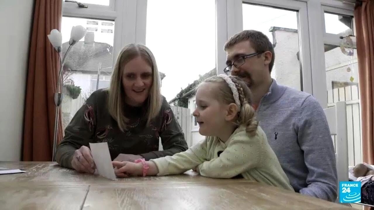 Meeting Belfast families whose lives were transformed by the Good Friday Agreement &bull; FRANCE 24