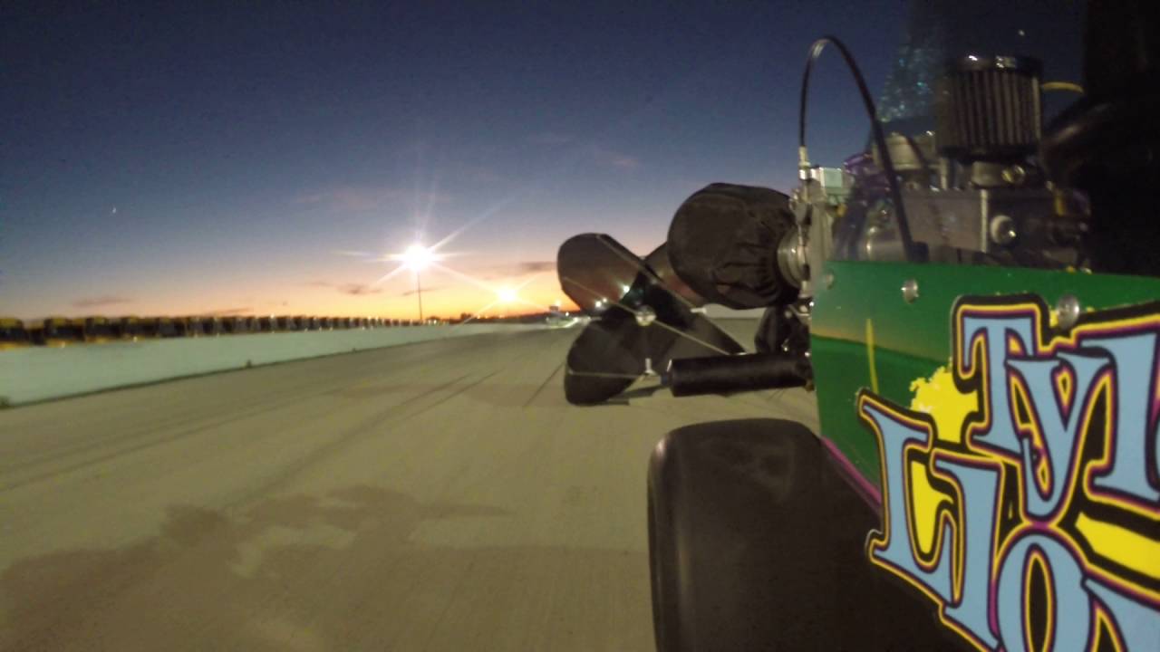 Jr. Dragster parachute run