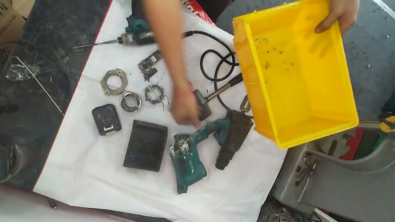 fix and Maintenance Hammer Drill Makita # HR2630 ( Part 1)