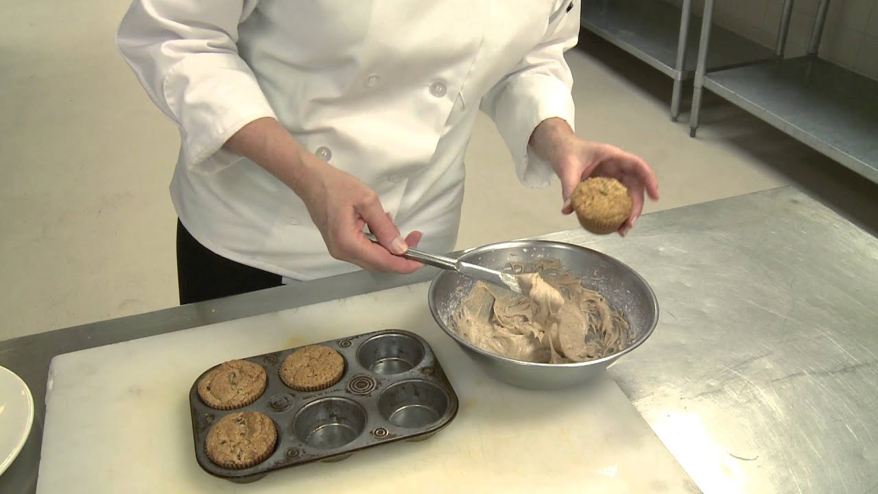 How to cook Bacon Cupcakes -- Look What's Cookin'- Culinary Institute of Virginia