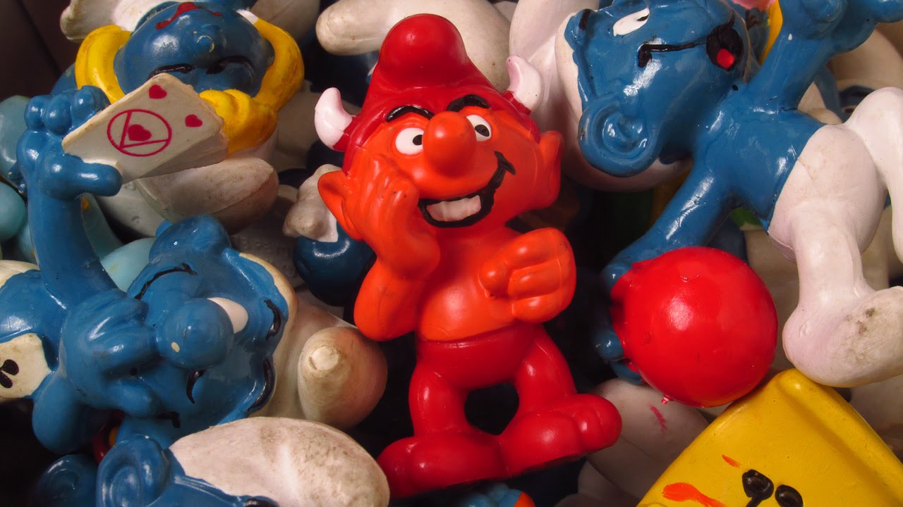 UNBOXING a PENTAX BOX full of PEYO SMURF and SMURFETTE FIGURINES!