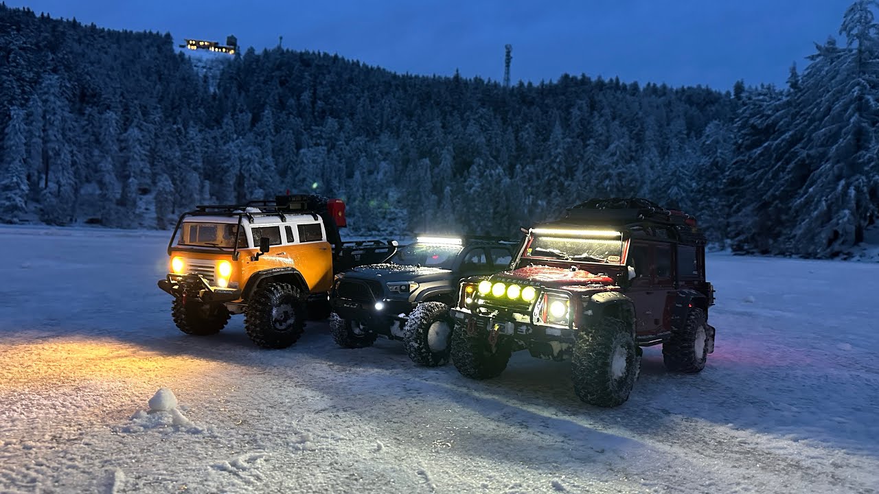Crawler Trx4, Jt6 and Enduro Knightrunner cruises on snow at Hornisgrinde DE