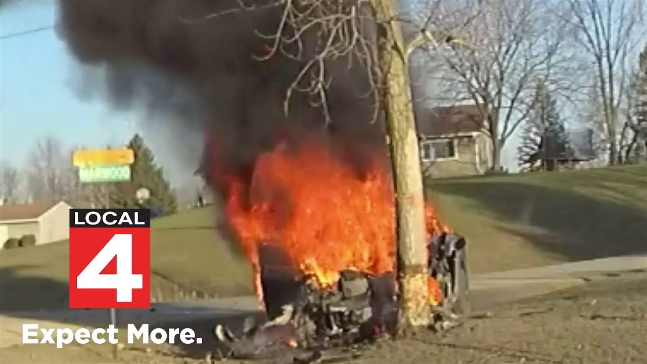 Deputy saves 2 people from burning car in Livingston County