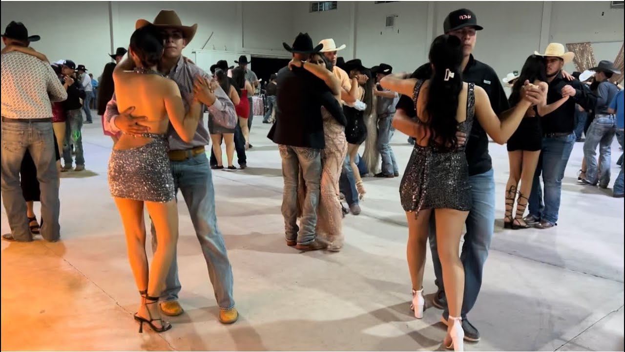 Puro pasito Satevo con los temibles gozando la cumbia Patricia