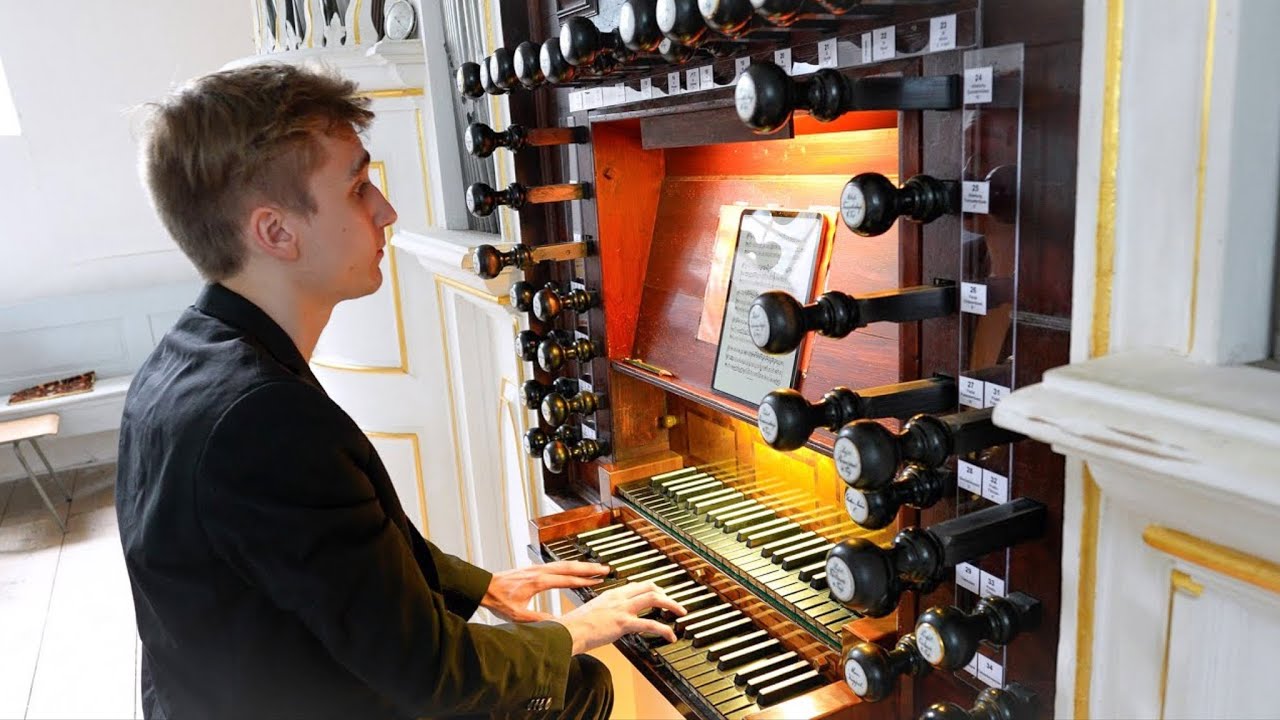 I think EVERY Organist Played this piece - J. S. Bach | Paul Fey