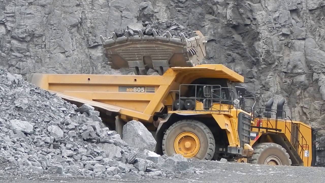 990K Loading 70 ton truck 38 sec per pass  Four total passes