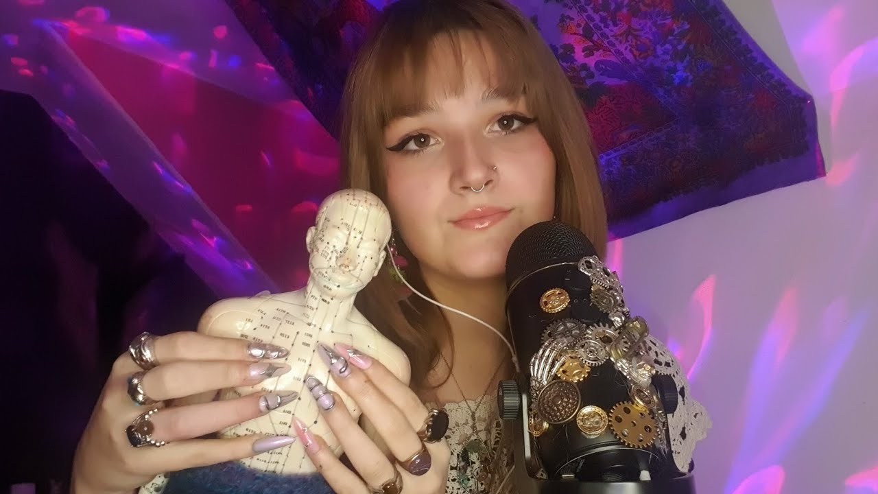 ASMR //RELAXING ACCUPUNTURE DOLL TAPPING AND SCRATCHING!!!