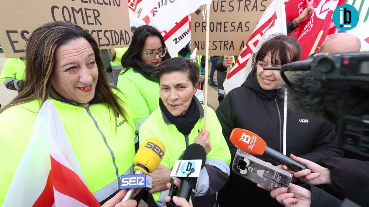 Concentración trabajadores de Losán ante lo que consideran una situación insostenible