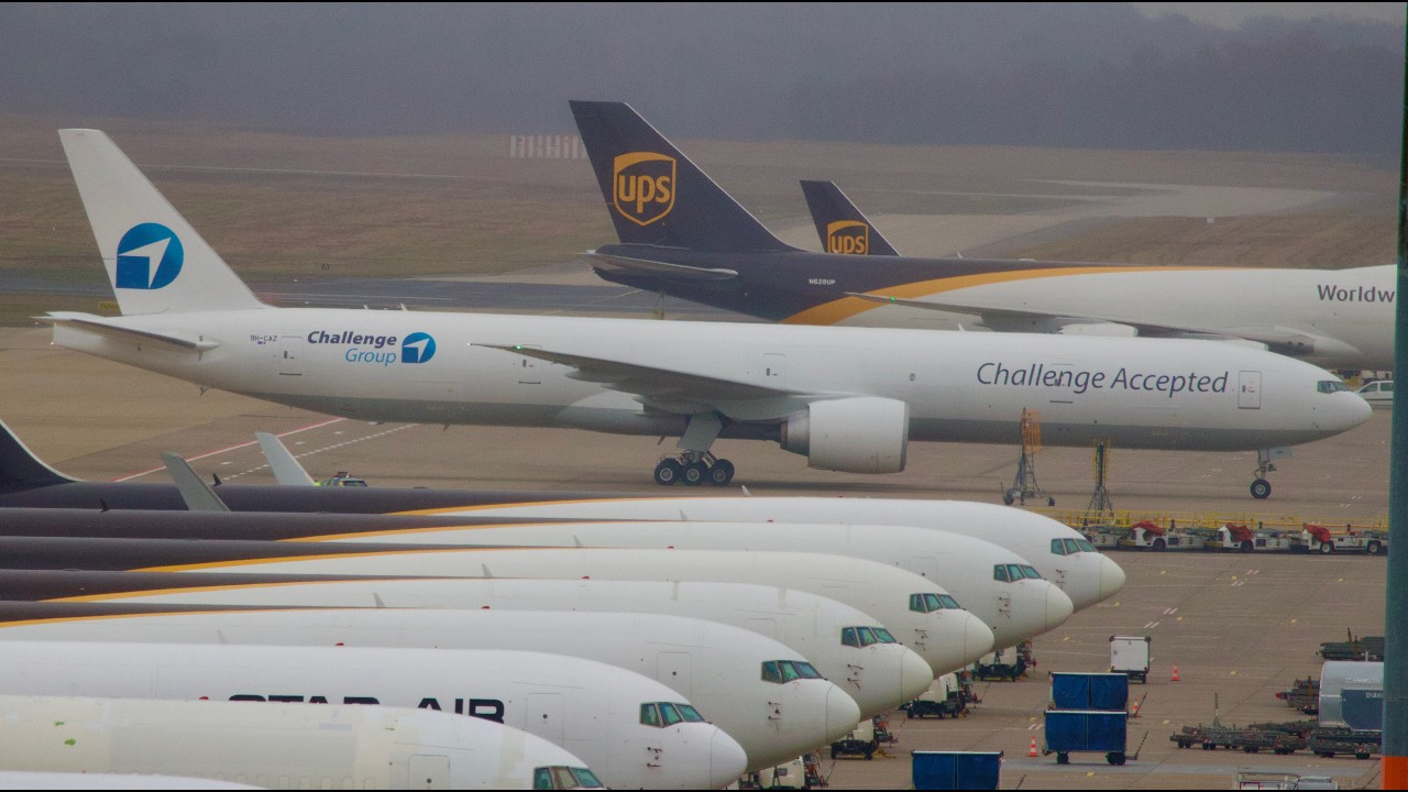 FIRST EUROPEAN 777-300 FREIGHTER - STORMY Planespotting in Cologne