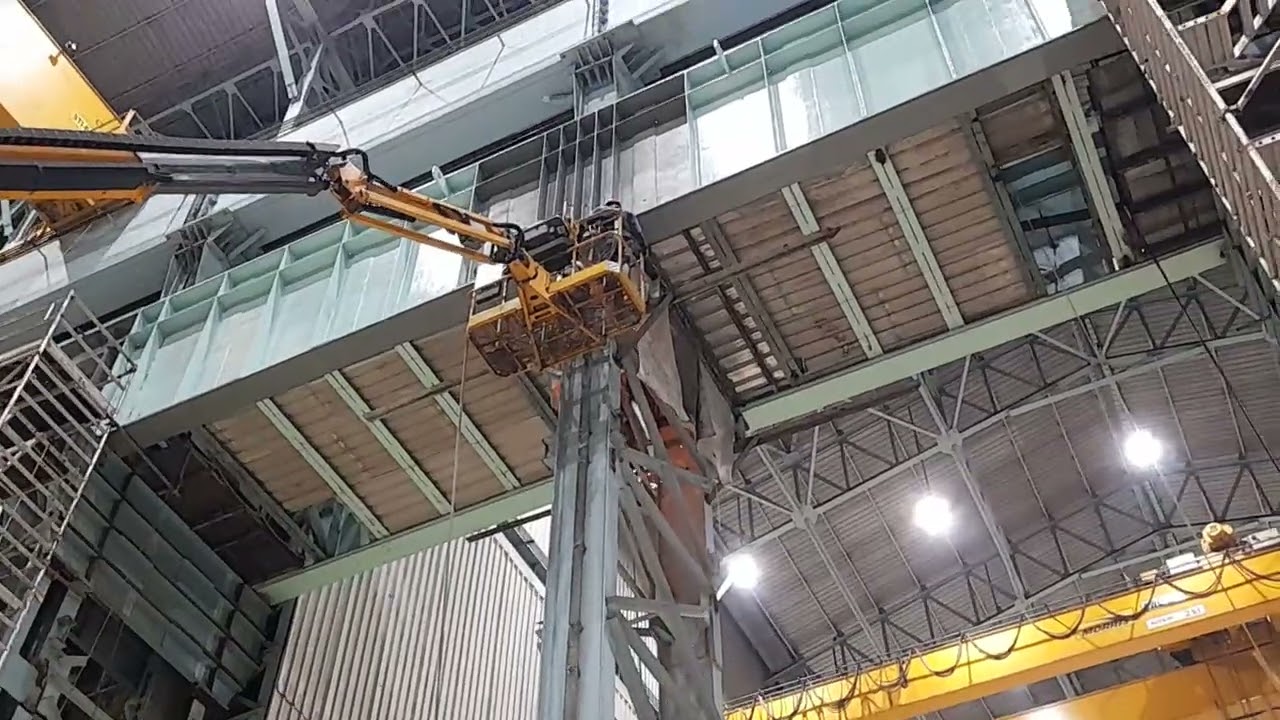 Steel structure - Plate girder erected in factory 