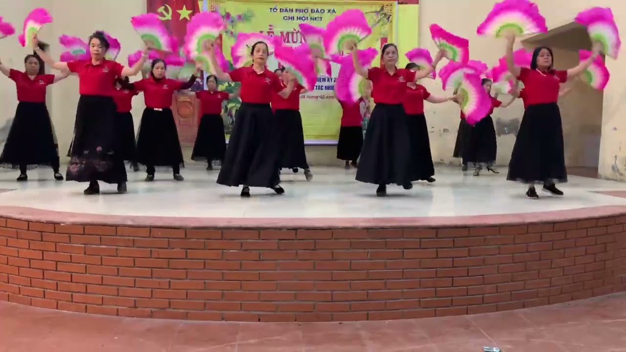 Đại hội NCT khu Đào Xá tiết mục vũ điệu kết đoàn CLB dưỡng sinh khu Đào xá 