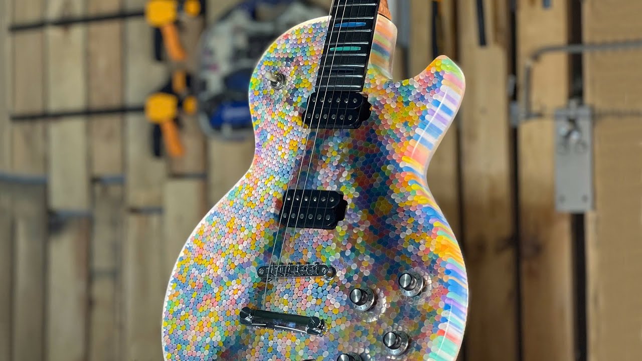 Crazy Build: Epoxy LES PAUL Guitar Made from 1200 Colored Plastic Straws