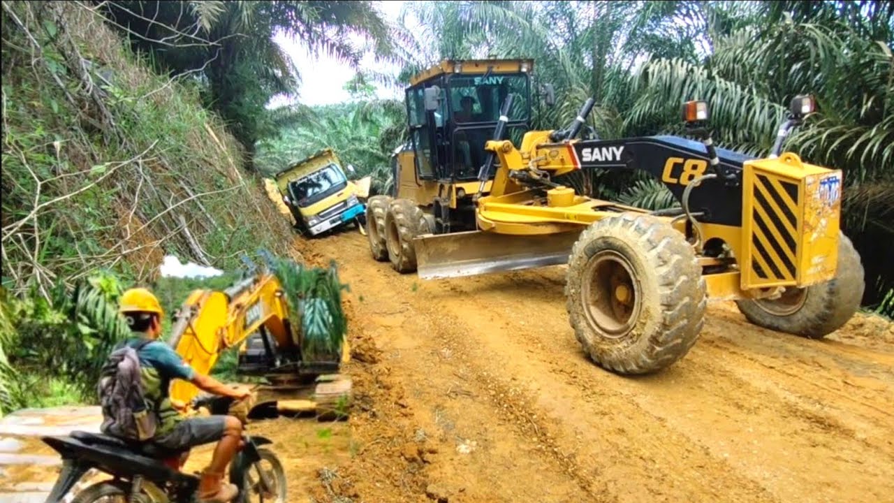 Cek alat, penimbunan jalan gagal karena licin habis hujan