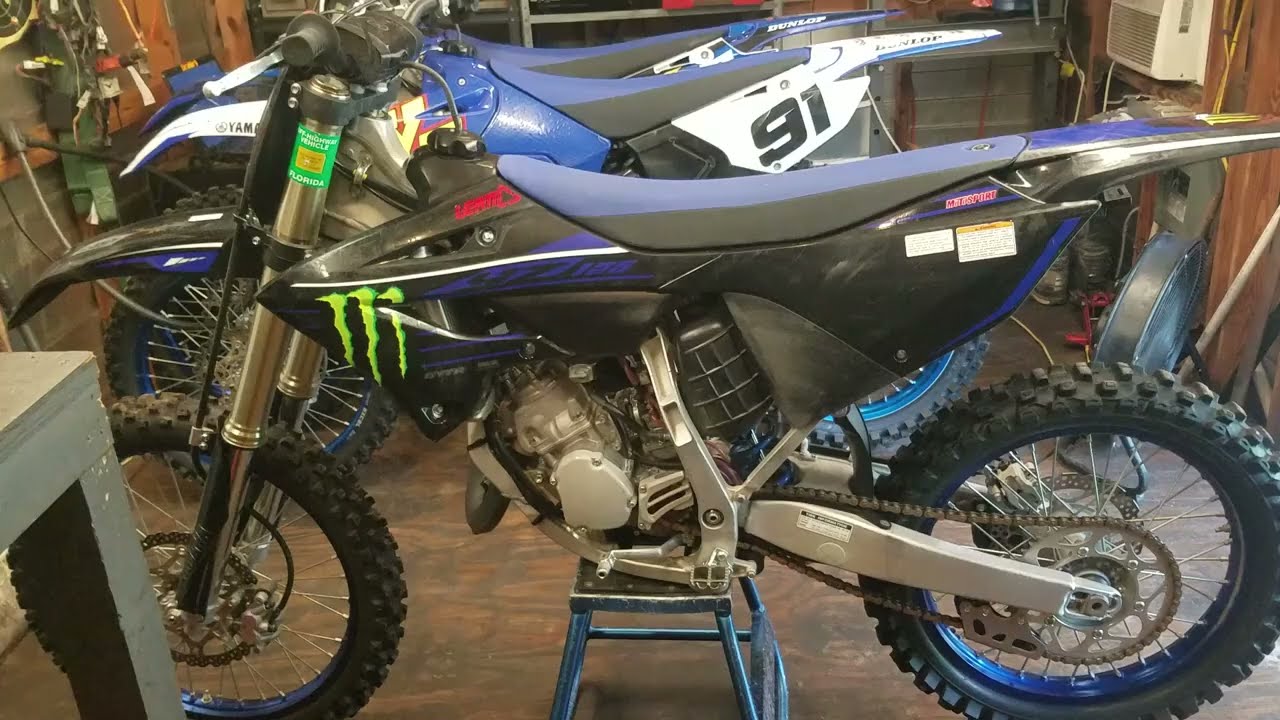 1:11 YZ125 2022 Top End (She broke the stock cast piston)