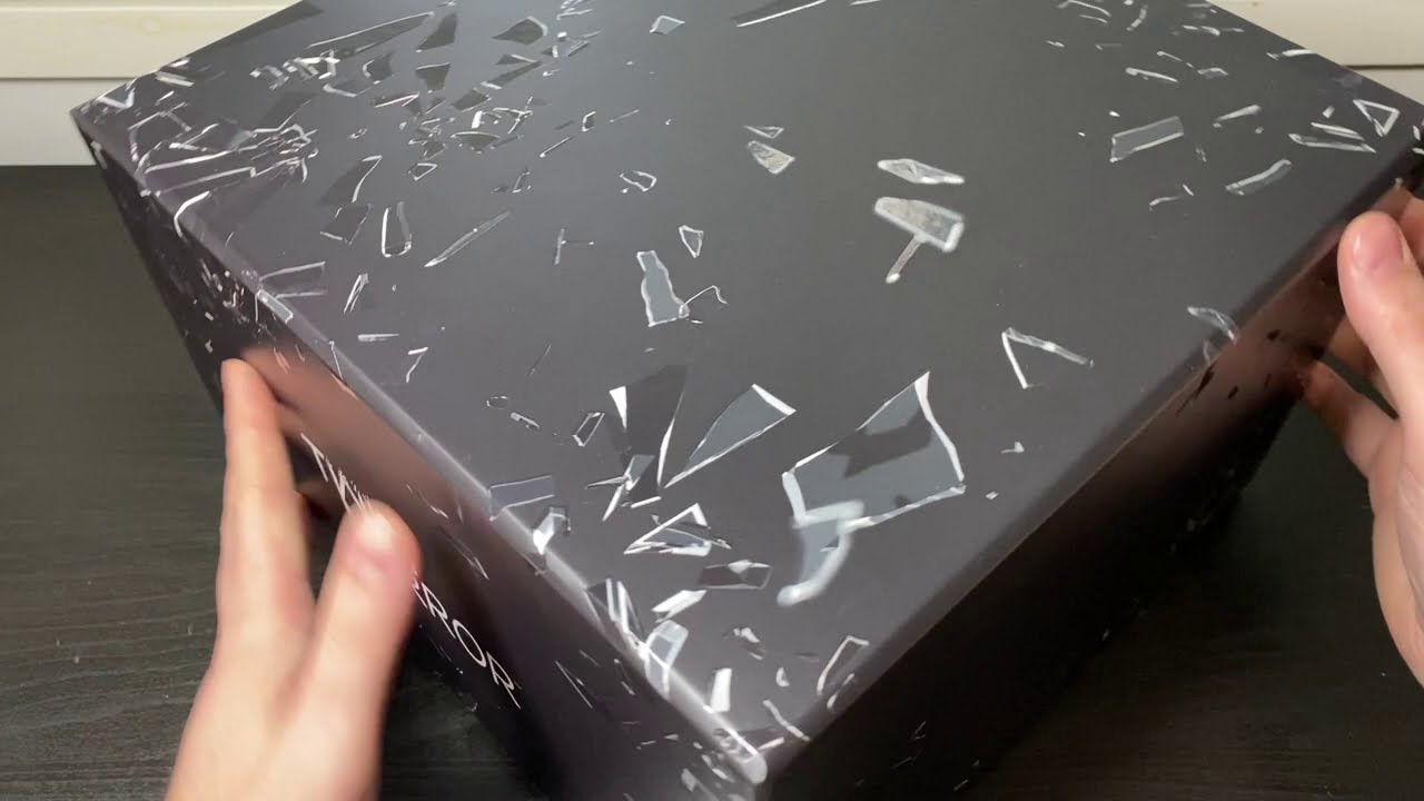 Unboxing Twin Mirror - Press Kit Edition