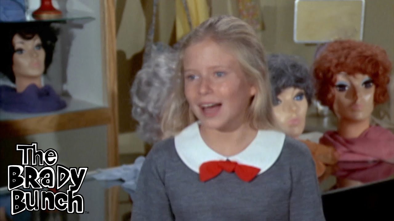 Jan Brady Buys a Brunette Wig