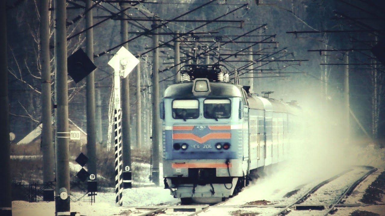 ЧС4-204 с поездом 