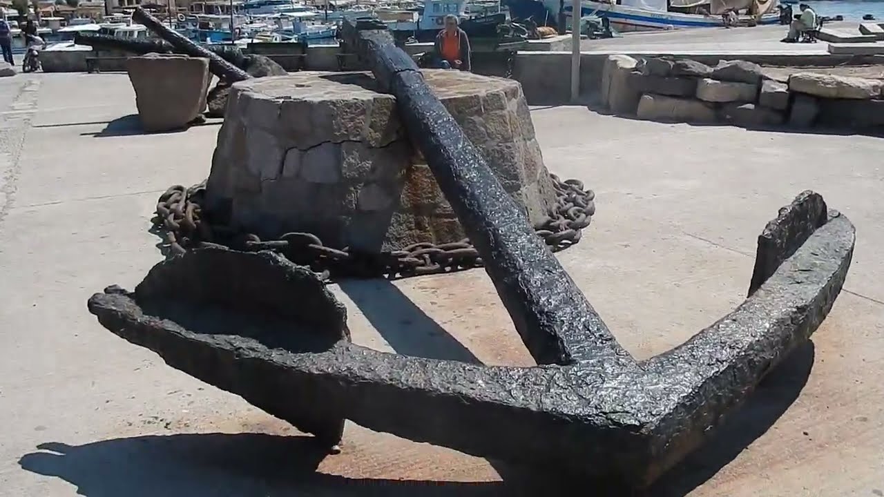 Prin port Insula Eghina
