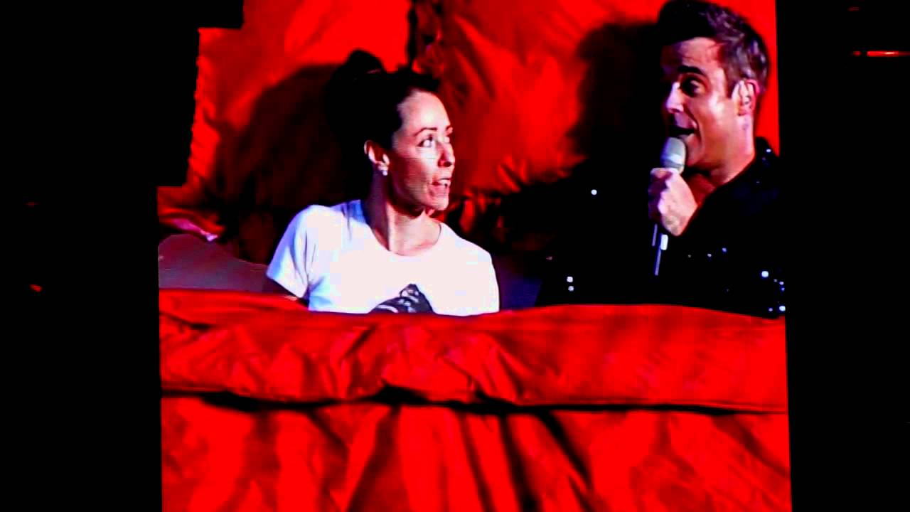 Strong - Robbie Williams - Take The Crown Tour Glasgow 25/6/13