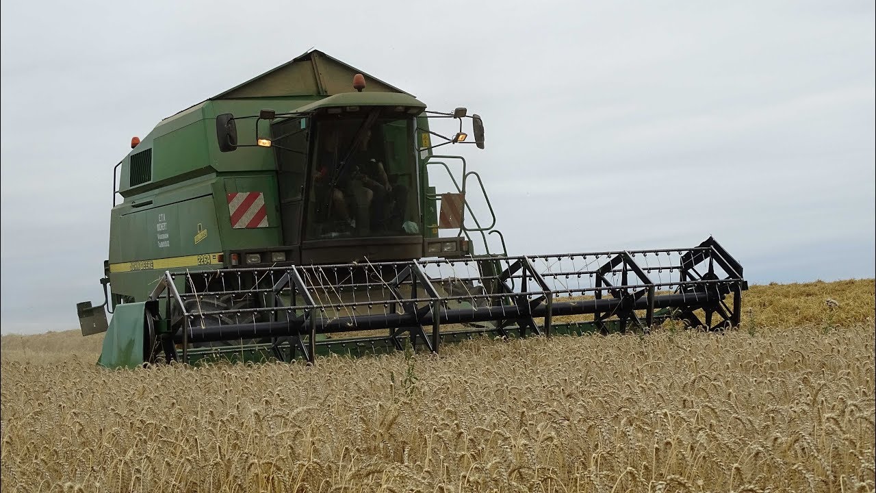 Moisson 2017 avec une JohnDeere 2264 !