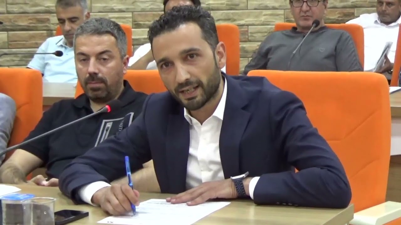 Müdür bilgi vermeyince Meclis Başkanına şikayet etti