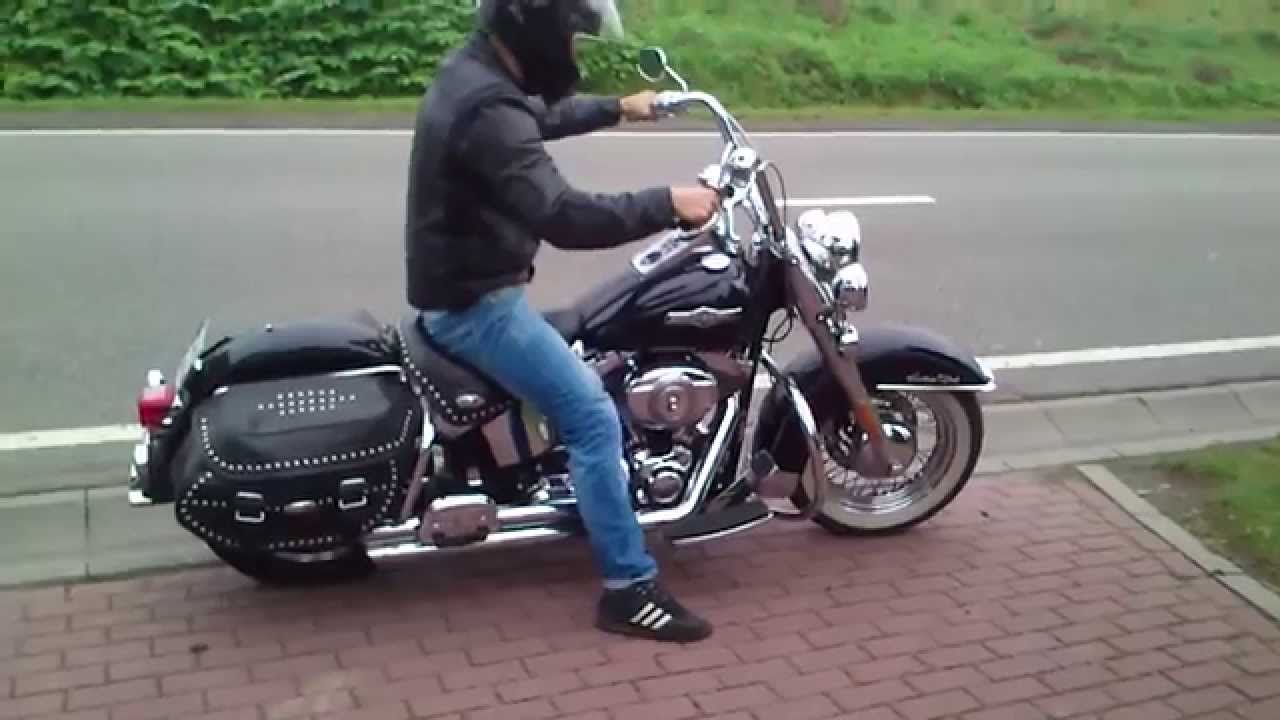 1st time on Harley Davidson Heritage Softail - exhaust sound