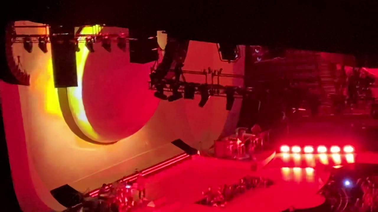raindrops + God is a woman [Live] -Ariana Grande- Sweetener World Tour Inglewood