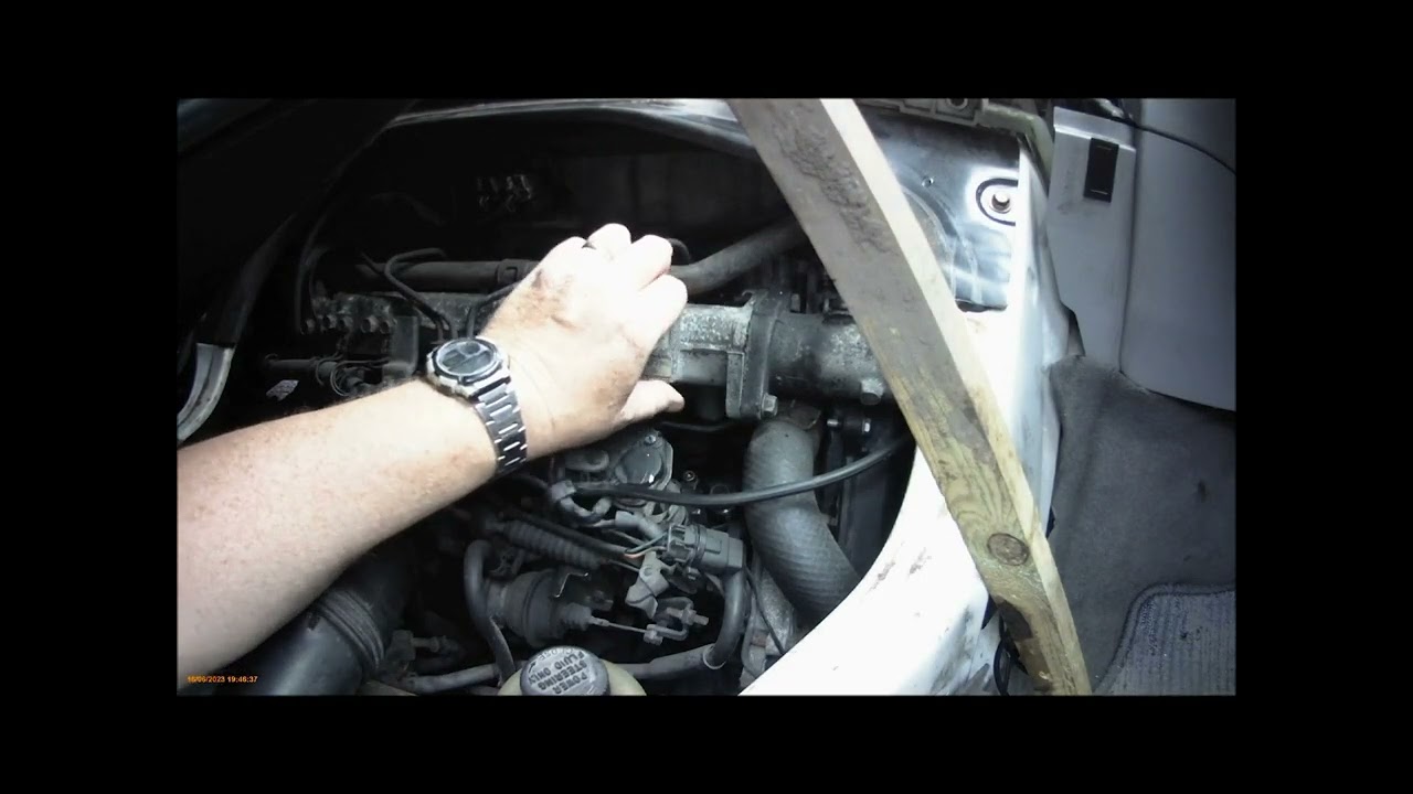 Mazda Bongo fuel starvation: cleaning the Banjo Filter